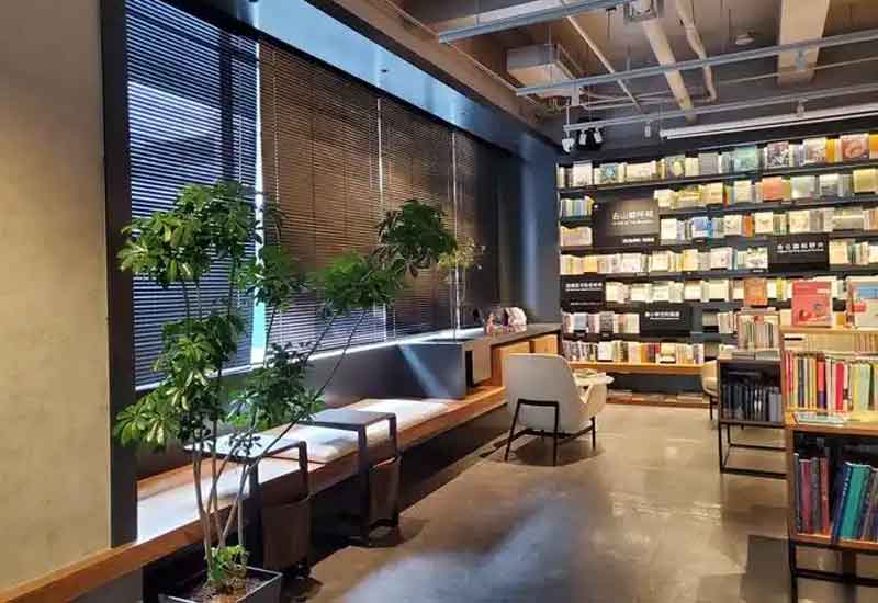 郑州咖啡书店复合店装修：文化与休闲空间结合