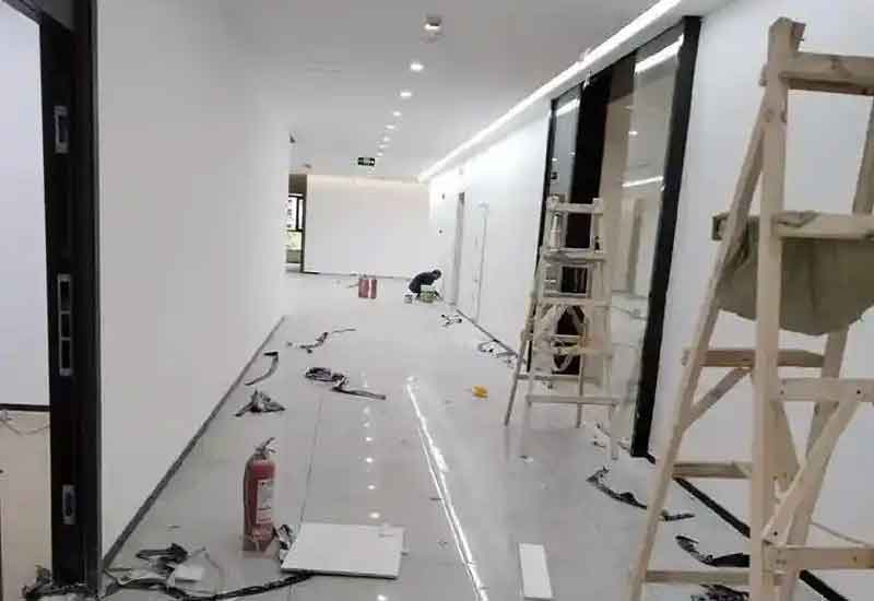 郑州办公室翻新：墙面污渍的快速清除方法